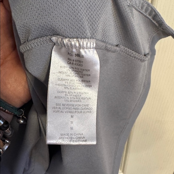 Men’s Umbro brand sleeveless hoodie work out top. Size medium. - Picture 3 of 4